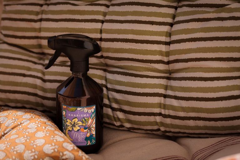 Lee más sobre el artículo Sprays de Hogar, revitaliza tus espacios con los aromas de Kharisma